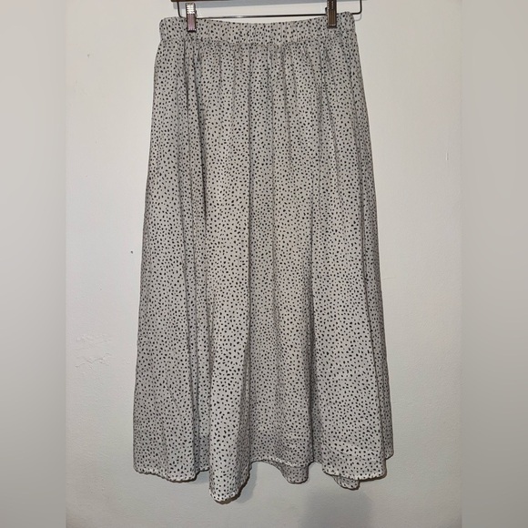 Black and White Polka Dot Skirt - Picture 2 of 4